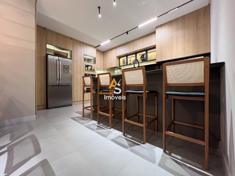 CASA COM 4 SUÍTES FINAMENTE DECORADA!: 18ª foto da galeria de imagens do imóvel