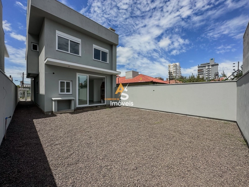 SOBRADO A 03 QUADRAS DO MAR EM CAPÃO DA CANOA À VENDA!!!: 21ª foto da galeria de imagens do imóvel