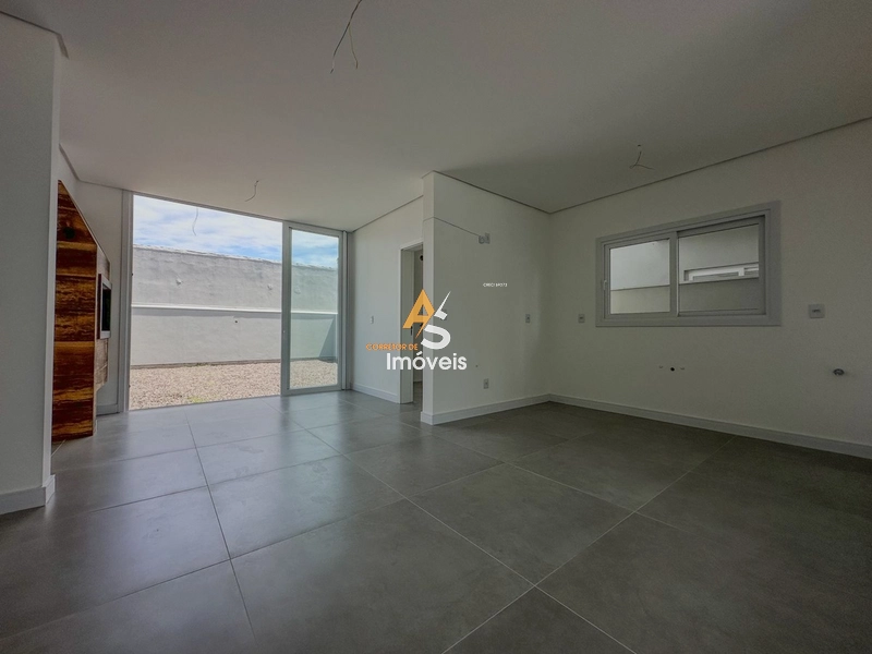 SOBRADO A 03 QUADRAS DO MAR EM CAPÃO DA CANOA À VENDA!!!: 11ª foto da galeria de imagens do imóvel