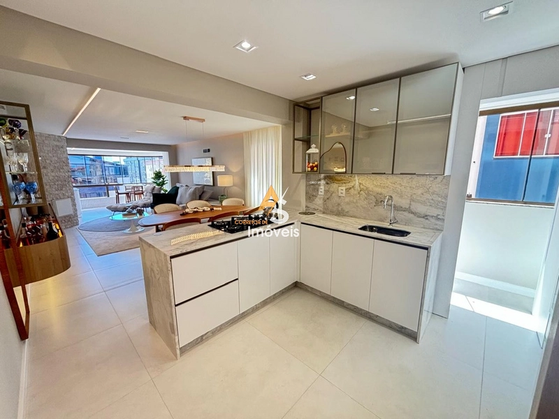 APARTAMENTO À VENDA  MOBILIADO E DECORADO NO CENTRO: 10ª foto da galeria de imagens do imóvel