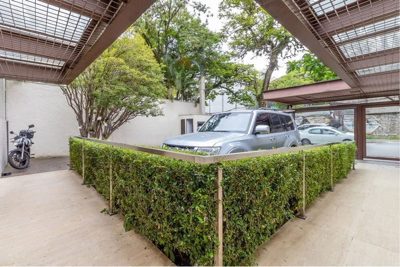 Casa Comercial com 6 salas e 6 vagas de garagem: 4ª foto da galeria de imagens do imóvel