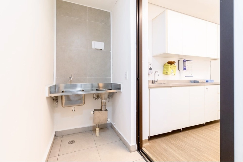 Casa Comercial com 6 salas e 6 vagas de garagem: 8ª foto da galeria de imagens do imóvel