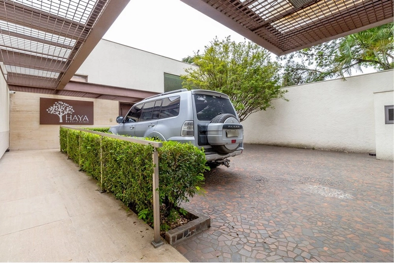 Casa Comercial com 6 salas e 6 vagas de garagem: 3ª foto da galeria de imagens do imóvel