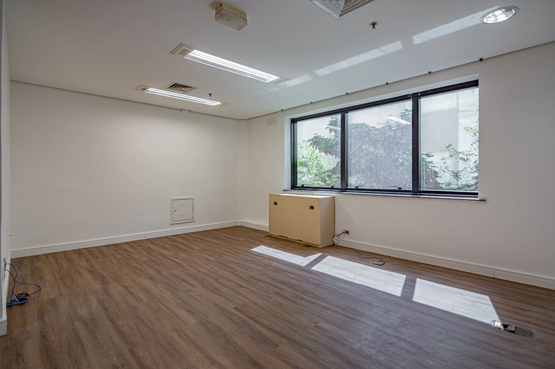 Sala comercial em Higienópolis com 1 vaga: 2ª foto da galeria de imagens do imóvel