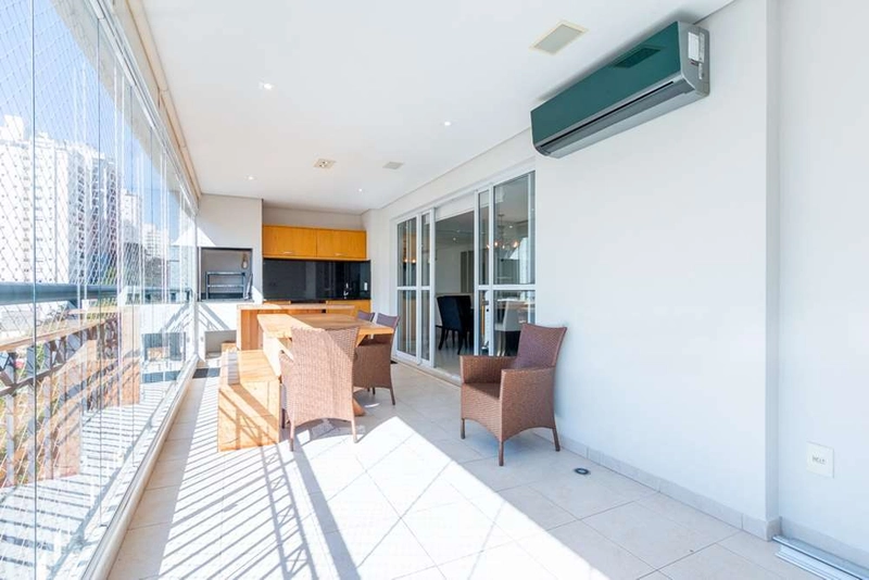 Apartamento 3 dormitórios em Pinheiros 2 vagzs de garagem: 1ª foto da galeria de imagens do imóvel