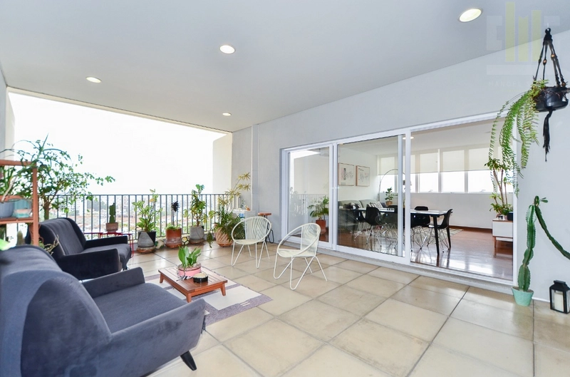 Apartamento 2 suítes 2 vagas, varanda com linda vista: 1ª foto da galeria de imagens do imóvel