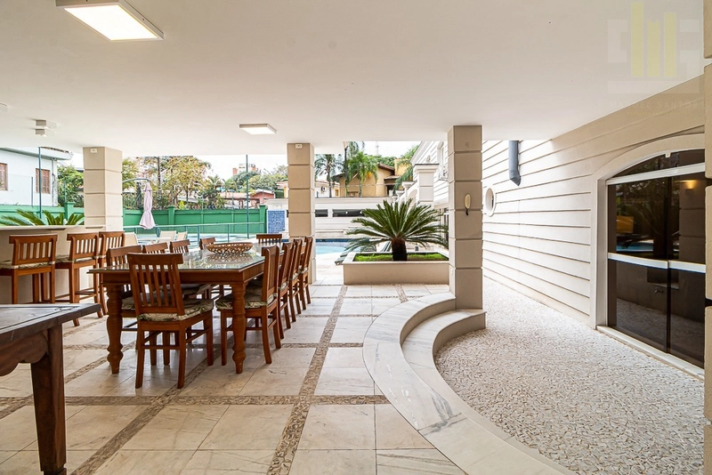 Casa com pisina no Jardim das Bandeiras e quadra de tênis: 3ª foto da galeria de imagens do imóvel