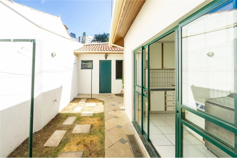 Casa no Jardim das Bandeiras 3 dormitórios 6 vagas: 8ª foto da galeria de imagens do imóvel