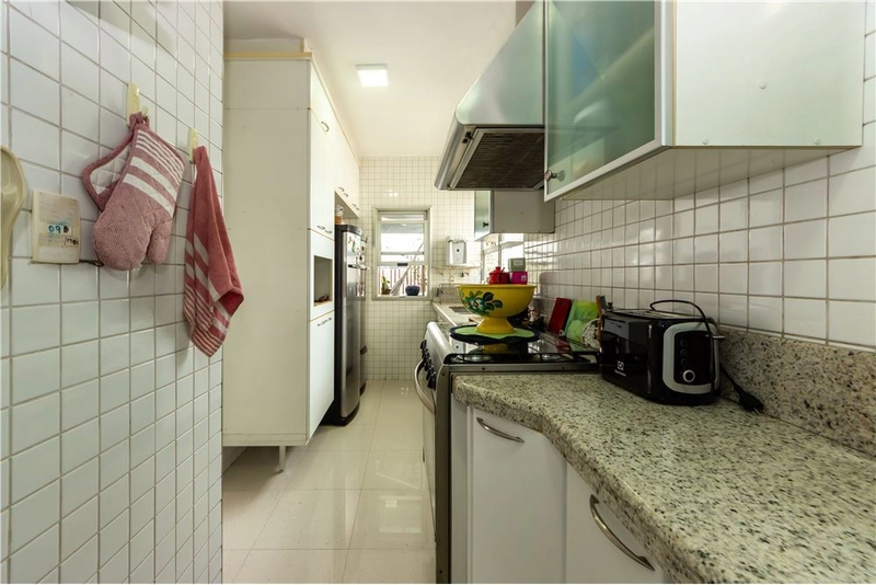 Cobertura triplex 3 dormitórios 3 vagas em Higienópolis: 4ª foto da galeria de imagens do imóvel