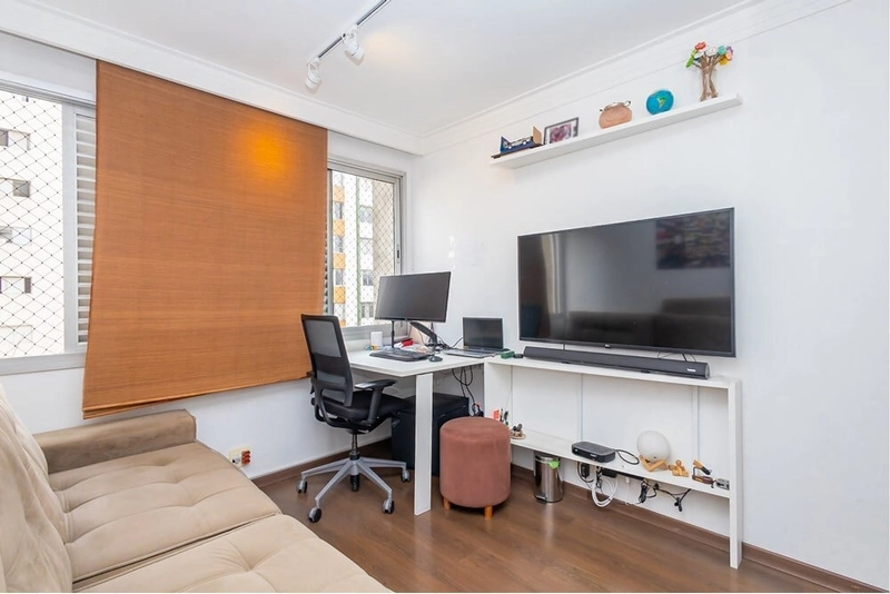 Apartamento 2 dormitórios 1 vaga em Pinheiros reformado: 3ª foto da galeria de imagens do imóvel