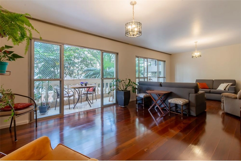 Apartamento 4 dormitórios 2 vagas em Perdizes perto do Parque: 1ª foto da galeria de imagens do imóvel
