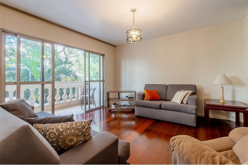 Apartamento 4 dormitórios 2 vagas em Perdizes perto do Parque: 2ª foto da galeria de imagens do imóvel