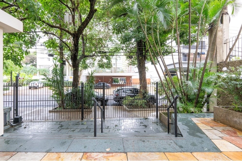Apartamento 3 dormitórios reformado em Pinheiros 1 vaga: 2ª foto da galeria de imagens do imóvel