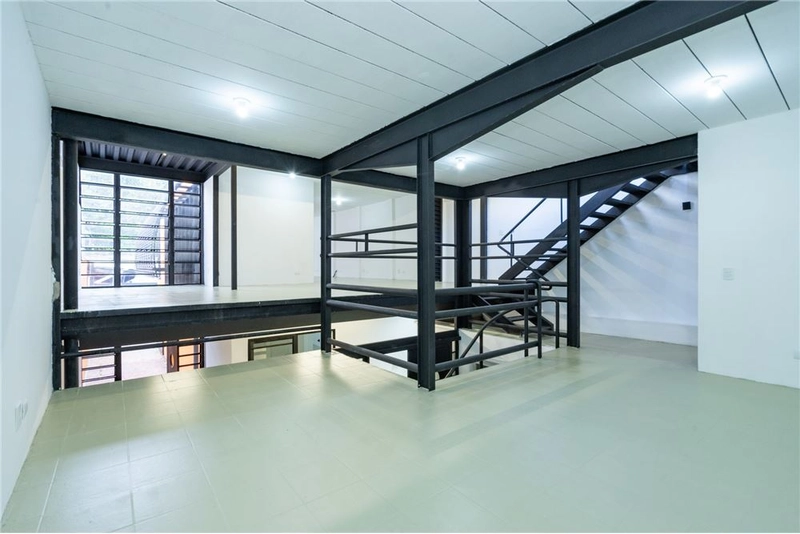 Casa com 3 dormitórios 5 vagas na Vila Madalena: 3ª foto da galeria de imagens do imóvel