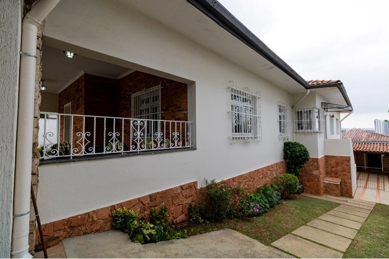 Casa 4 dormitórios no alto da Lapa 8 vagas de garagem 500 metros: 92ª foto da galeria de imagens do imóvel