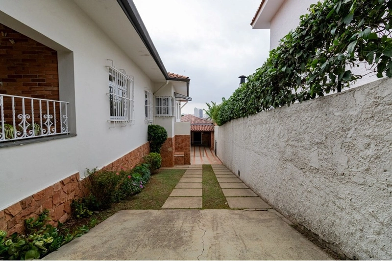 Casa 4 dormitórios no alto da Lapa 8 vagas de garagem 500 metros: 91ª foto da galeria de imagens do imóvel