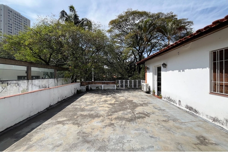 Casa no Alto de Pinheiros com 7 dormitórios e 10 vagas de garagem: 1ª foto da galeria de imagens do imóvel