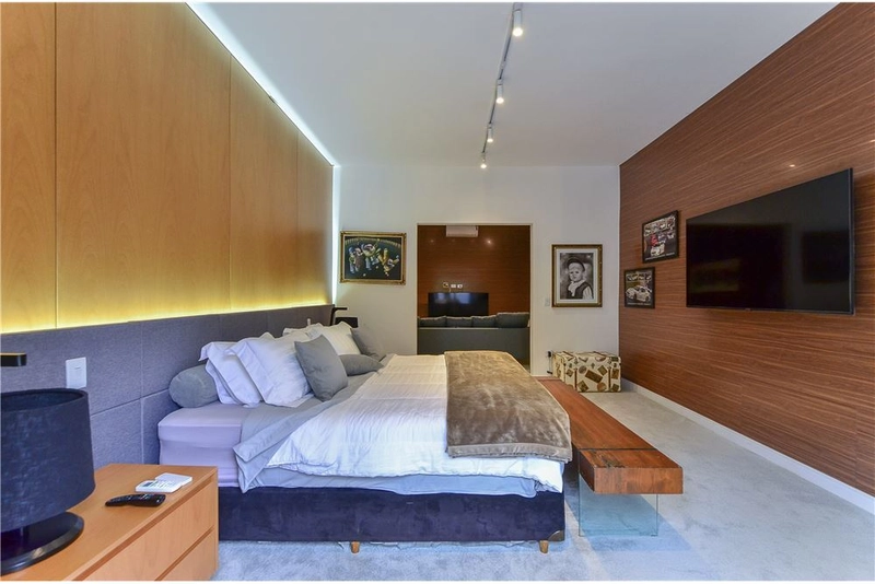 Casa no Jardim América 4 dormitórios 8 vagas, reformada e moderna: 16ª foto da galeria de imagens do imóvel