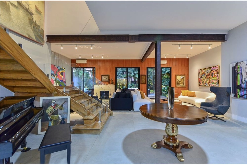 Casa no Jardim América 4 dormitórios 8 vagas, reformada e moderna: 1ª foto da galeria de imagens do imóvel