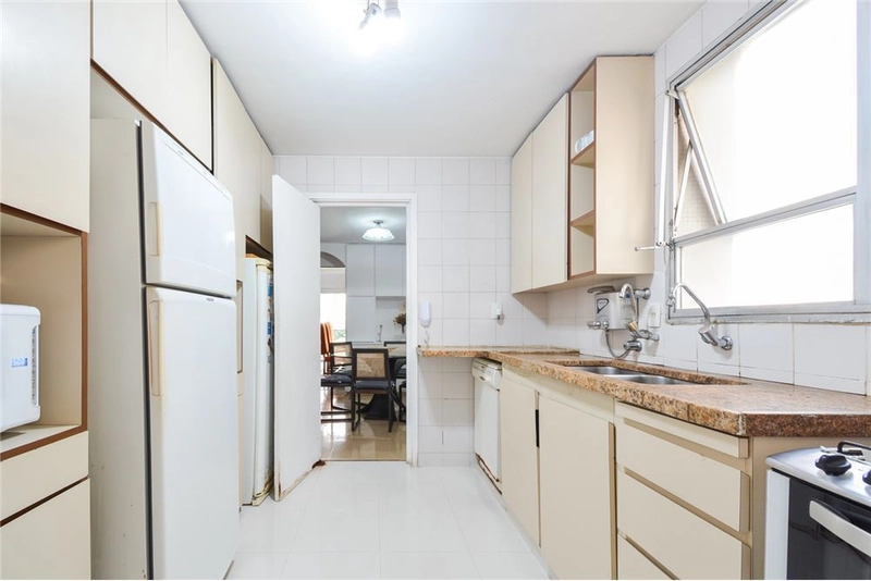 Apartamento 4 dormitórios 2 vagas em Higienópolis: 4ª foto da galeria de imagens do imóvel