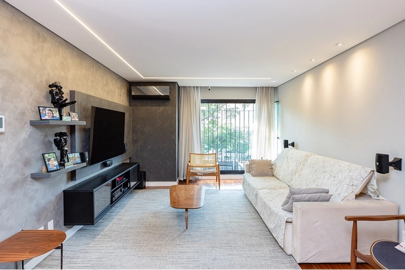 Casa 3 dormitórios 4 vagas na Vila Madalena Reformada: 3ª foto da galeria de imagens do imóvel
