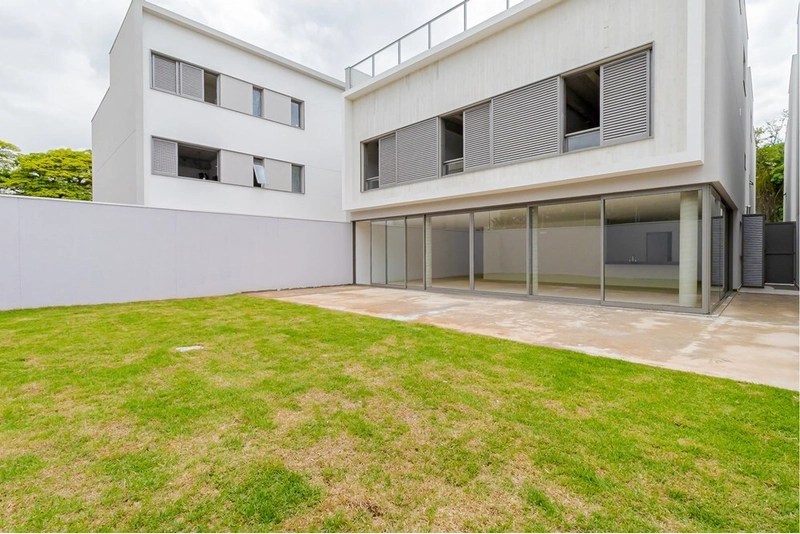 Casa 4 suítes 4 vagas em condomínio fechado no Jardim Europa: 1ª foto da galeria de imagens do imóvel