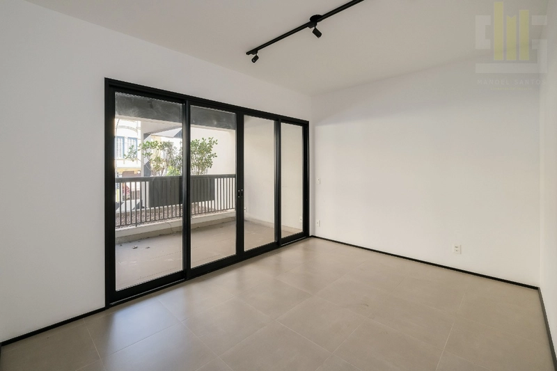 Studio na Santa Cecília, ao lado do metrô com varanda: 1ª foto da galeria de imagens do imóvel