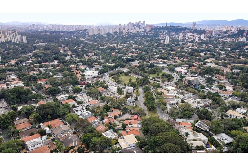 Casa no Alto de Pinheiros 4 dormitórios 6 vagas de garagem: 43ª foto da galeria de imagens do imóvel