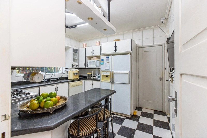 Casa no Alto de Pinheiros 4 dormitórios 6 vagas de garagem: 10ª foto da galeria de imagens do imóvel