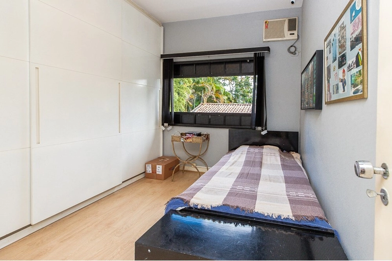 Casa no Alto de Pinheiros 4 dormitórios 6 vagas de garagem: 1ª foto da galeria de imagens do imóvel