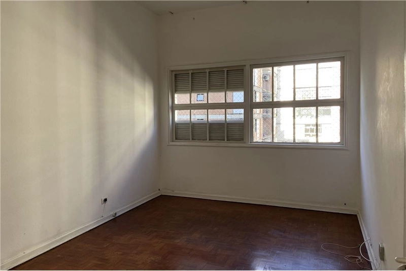 Apartamento 2 dormitórios Jardins: 2ª foto da galeria de imagens do imóvel