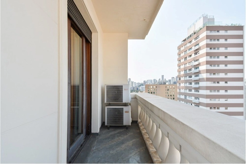 Apartamento 4 dormitórios em Pinheiros 4 vagas de garagem: 2ª foto da galeria de imagens do imóvel