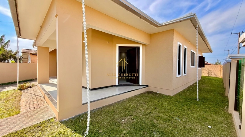 Casa à venda na praia de Atlântida Sul, 3 dormitórios: 3ª foto da galeria de imagens do imóvel