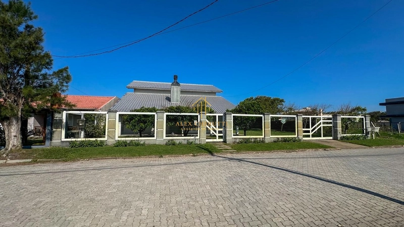 Belo sobrado na praia de Rainha do Mar, 6 dormitórios: 2ª foto da galeria de imagens do imóvel