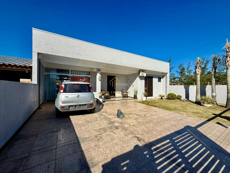 Casa à venda na praia de Atlântida Sul, 2 dormitórios: 4ª foto da galeria de imagens do imóvel