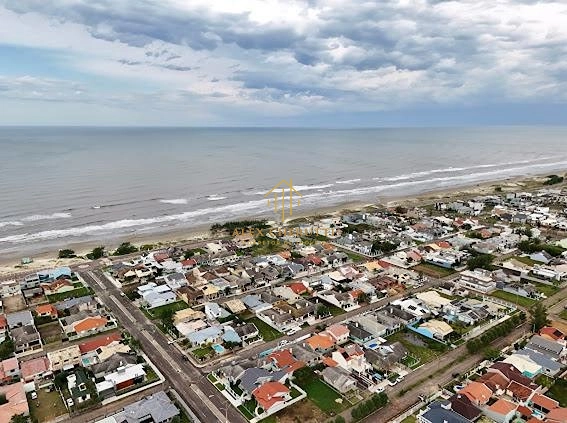 Belíssima casa à vemda na praia de Atlântida Sul, 3 dormitórios: 6ª foto da galeria de imagens do imóvel