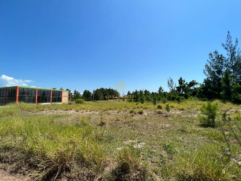 Terreno na Praia de Atlântida Sul: 1ª foto da galeria de imagens do imóvel