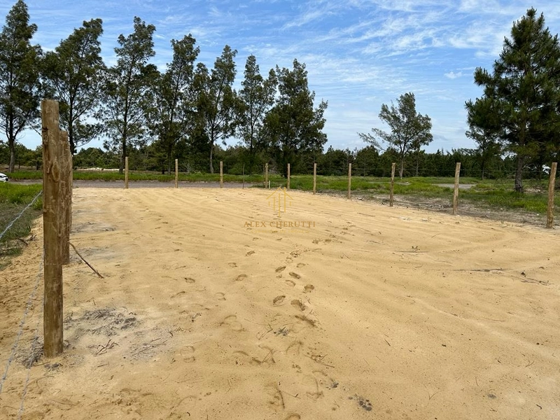 Terreno na Praia de Atlântida Sul: 3ª foto da galeria de imagens do imóvel
