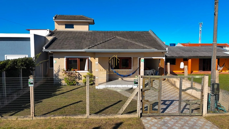Casa à venda na praia de Atlântida Sul,  3 dormitórios: 5ª foto da galeria de imagens do imóvel