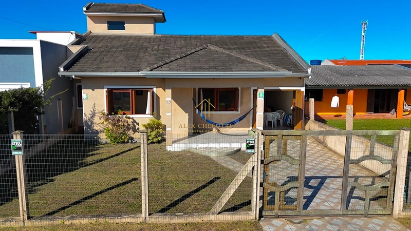 Casa à venda na praia de Atlântida Sul,  3 dormitórios: 4ª foto da galeria de imagens do imóvel