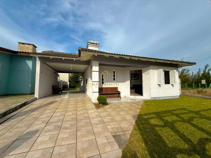 Casa à venda na praia de Atlântida Sul,  3 dormitórios: 5ª foto da galeria de imagens do imóvel