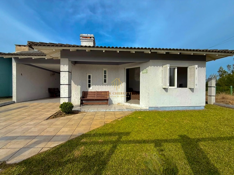 Casa à venda na praia de Atlântida Sul,  3 dormitórios: 2ª foto da galeria de imagens do imóvel