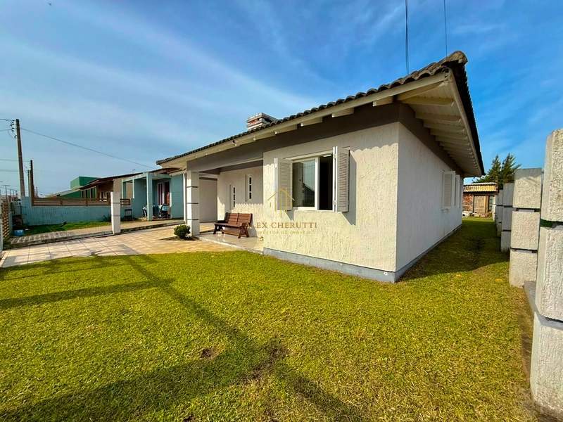 Casa à venda na praia de Atlântida Sul,  3 dormitórios: 3ª foto da galeria de imagens do imóvel