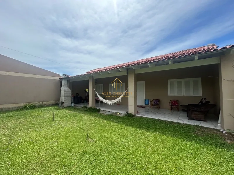 Casa à venda na praia de Atlântida Sul, 2 dormitórios: 3ª foto da galeria de imagens do imóvel