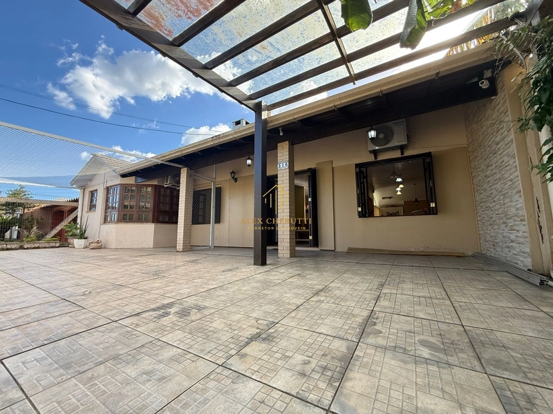 Casa à venda na praia de Atlânntida Sul, 3 dormitórios: 3ª foto da galeria de imagens do imóvel