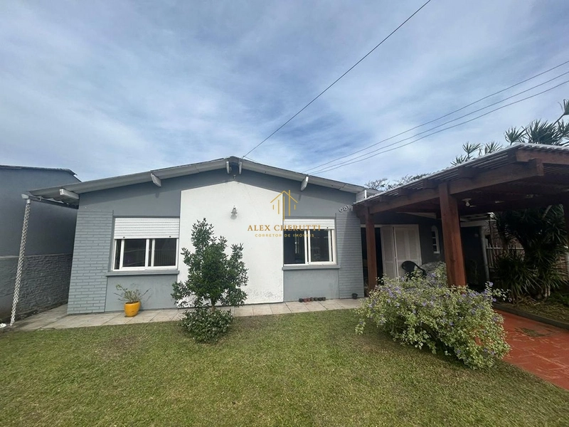 Casa à venda na praia de Atlântida Sul, 3 dormitórios: 2ª foto da galeria de imagens do imóvel