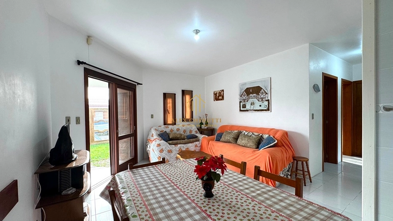 Casa à venda na praia de Atlântida Sul, 3 dormitórios: 4ª foto da galeria de imagens do imóvel