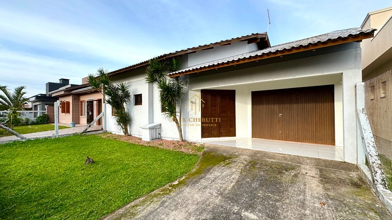 Casa à venda na praia de Atlântida Sul, 3 dormitórios: 2ª foto da galeria de imagens do imóvel