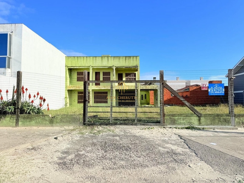 Casa com 2 terrenos na beira mar de Rainha do Mar: 2ª foto da galeria de imagens do imóvel