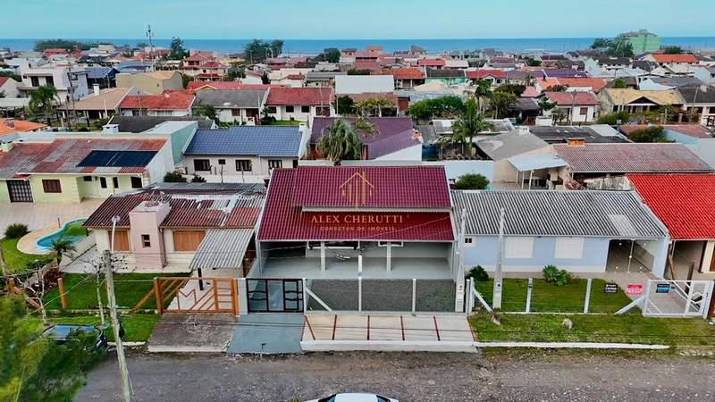 Casa à venda na praia de Atlântida Sul, 3 dormitórios: 3ª foto da galeria de imagens do imóvel